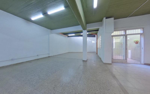 Depósito Oficinas Galpon Edificio Comercial Polo Audiovisual Productoras Tecnología Ideal Pick Up Con Montacargas Todos Medios Locomoción Chacarita 7 Baños Luminoso Alquiler Chacarita