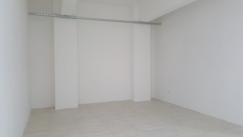 Imagen 3 de 15 de Local Y Oficinas En Zona Constitucion