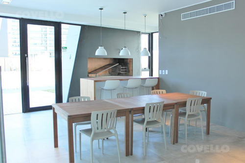 Imagen 16 de 30 de Apartamento De Un Dormitorio En Piso 20 , Garage , Vista , Edificio Con Amenities
