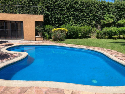 Casa En Privada En Palmira Tinguindin, Cuernavaca, Morelos - Crb-1194-cp