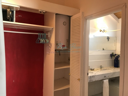 La Barra, 3 Suites Y Servicio, Gateando Al Mar. Pileta. 200 Construidos Y 150 M2 En Decks. Aa. Vista A Olas. Ruta Al Mar!- Ref: 6236