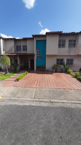 Se Vende Hermoso Th En La Urb Bello Campo Ve02-1391zn-yabi