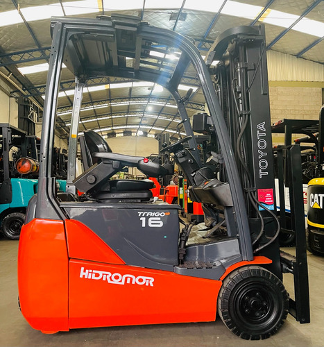 Autoelevador Toyota Triciclo Electrico 1.8tn Triple Desplaza