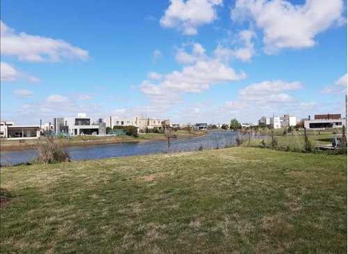 Venta De Lote Al Agua En Canton Norte, Escobar