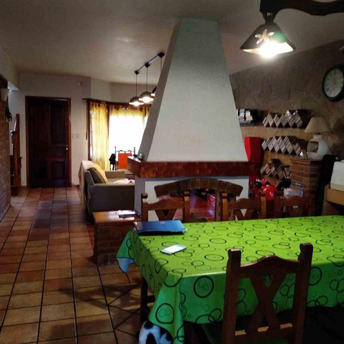 Casa 4 Ambientes. | Pasaje B 2166