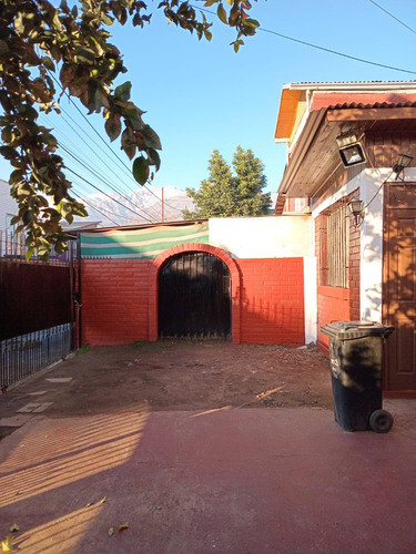Casa Dos Pisos Con Excelente Ubicación *se Acepta Subsidio