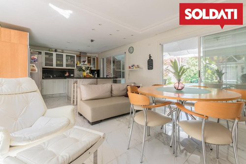 Venta - Casa 6 Ambientes - Coghlan
