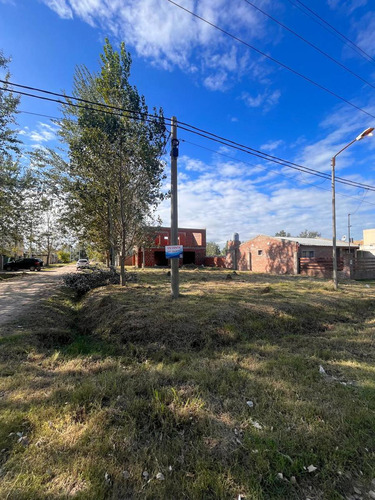 Terreno Con Construccion En Tds 3 Sector A