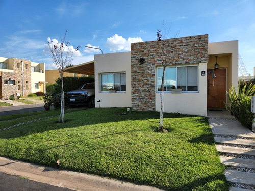 Venta  Casa Los Robles Monte Grande