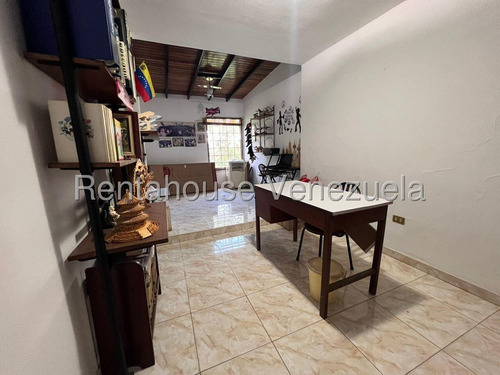# Venta Hermosa Quinta Duplex Colinas Santa Rosa Barquismeto