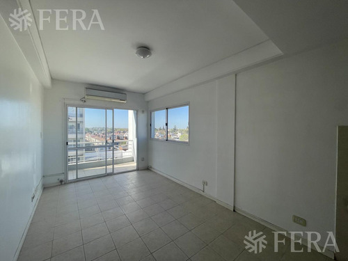 Venta De Departamento 2 Ambientes Con Cochera En Wilde (26974)