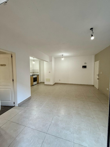 Departamento En Alquiler En Banfield, Lomas De Zamora, G.b.a. Zona Sur