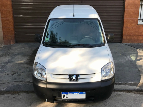 Peugeot Partner 1.6 Furgon Confort Patagonica 5 As Hdi Xtr
