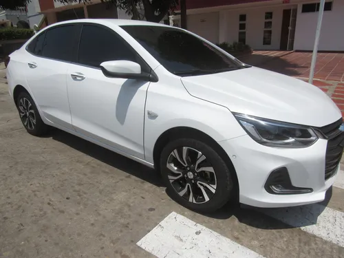 Chevrolet Onix 1.0T Premier Sedan At