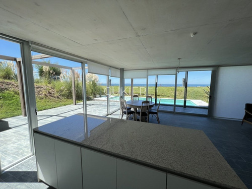 Imagen 12 de 18 de Alquiler De Temporada Y Alquiler De Apartamento 2 Dormitorios A Estrenar Duplex Con Piscina Propia Y Primera Linea Al Mar En Punta Ballena