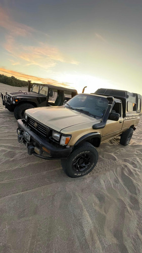 Toyota Hilux Pick-Up SR5 S/C