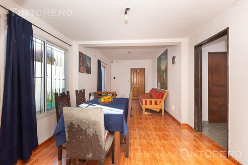 Venta Casa 3 Ambientes Caseros Patio Y Quincho