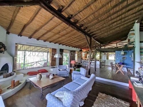 Casa De Campo En Venta En Hacienda Loma Brisa La Victoria 24-763 Wjo
