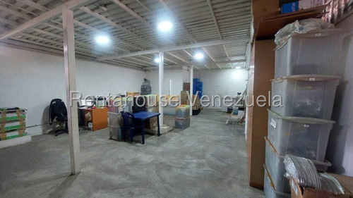 Ji 25-20435. Alquiler De Local Comercial De 240m2 Ubicado En Quinta Crespo, Parroquia San Juan.