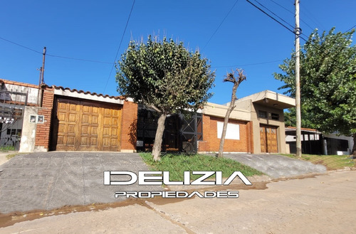 Venta De Casa En Villa Tesei Hurlingham