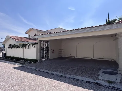 Exclusiva Residencia En Venta En La Rica Juriquilla