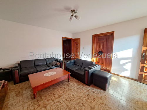 Luis Quiroz Vende Casa Con Amplio Metraje En El Trigal Norte Valencia, Ideal Para Ser Remodelada Lq 25-20597