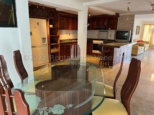 Edgar Centeno, Profesional Inmobiliario, Vende Townhouse, Altos De La Esmeralda, #23-26227