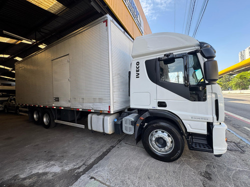Iveco Tector 240e28s 2012/2013 Baú 8,50 X 2.95