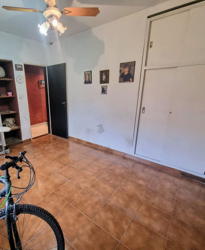 Casa 3 Amb. En Venta En Ezpeleta Con Cochera