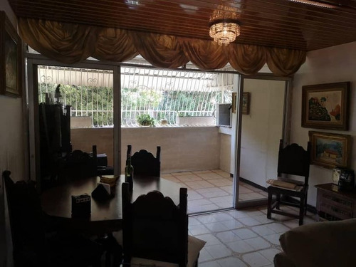 Imagen 18 de 26 de Amplio Apartamento En Venta. Urb. Bello Monte. Mls #22-9863 Vanessa Sayago. 04125866548