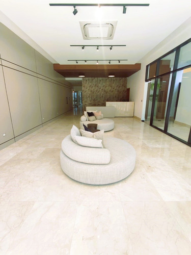 Apartamento Con Vista Espectacular En Edificio 100% Familiar (no Airnbn) Cod. 38206