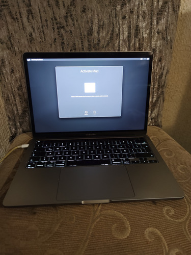 Apple Macbook Pro 2022 M2 A2338 Para Piezas Gris (Usado)