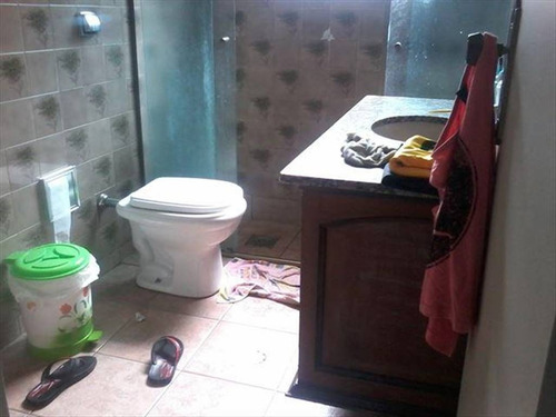 Imagem 11 de 30 de Bem Localizada 4 Dormitorios 1 Suite 3 Banheiros Sala 2 Ambiente 2 Vagas Na Garagem 1 Cozinha Grande Escritorio Deposito Para Alimentos Area De Serviço Com 2 Tanques - Hm1628