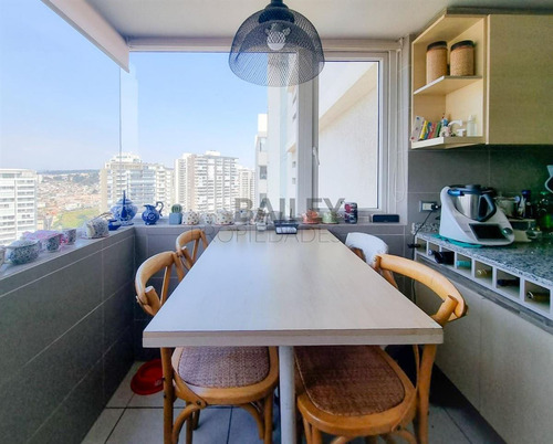 Amplio Departamento En Venta De 4 Dorm. En Concón