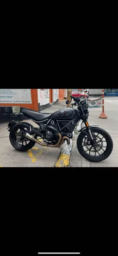 Ducati Scrambler 800 Dark - Varios Extras.