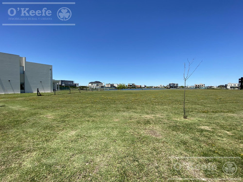 Imperdible Lote En Venta A Laguna En Barrio Villalobos - Hudson - Oportunidad.