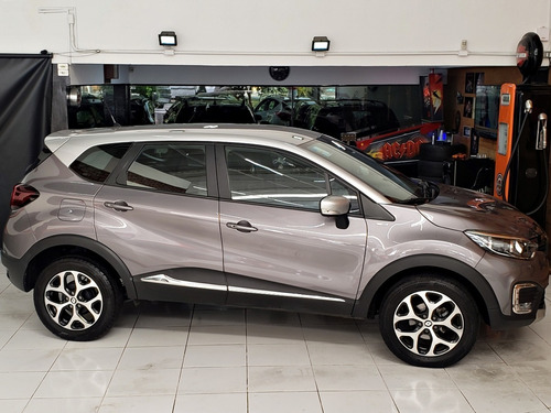 Imagem 4 de 12 de Captur 1.6 Bose Cvt 2020 23.000km