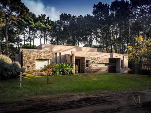 Imagen 3 de 25 de Casa En Venta - 4 Ambientes - Pinamar Norte
