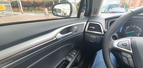 Ford Fusion Hybrid. Sel.