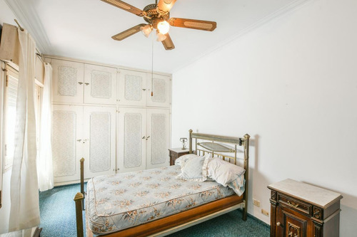 Departamento De Escalera En Venta De 4 Dormitorios En Barrio Martin - Centro