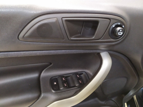 Imagem 10 de 14 de New Fiesta 1.6 Flex Completo Com Banco De Couro