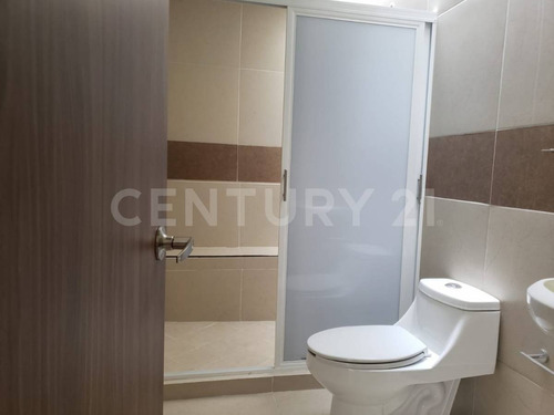 Imagen 12 de 30 de Se Vende Casa En Senda Real Celaya Guanajuato
