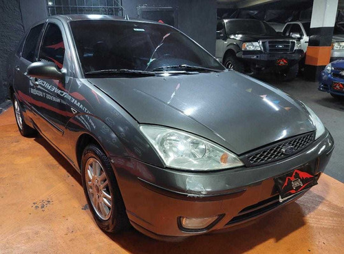 Imagen 3 de 12 de Ford Focus Sedan