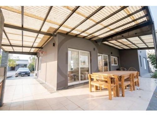 Casa En Venta, 4 Dormitorios, Aires Del Llano