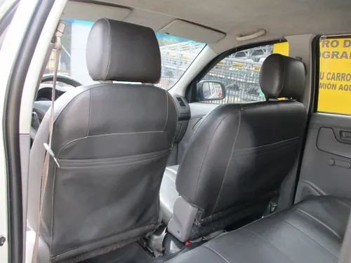 Toyota Hilux Doblecabina 4x2 2700cc Mt