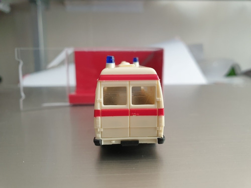 Imagen 6 de 6 de Ambulancia En Miniatura, Mercedes Benz Herpa Escala H0 207 D