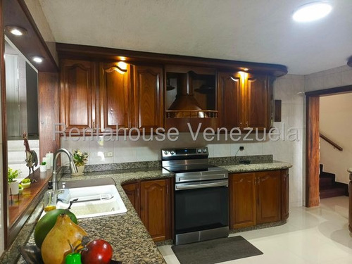 Casa Duplex En Venta Remodelada Con Espacio De Jardín Semi Amoblada Los Castores San Antonio De Los Altos Negociable