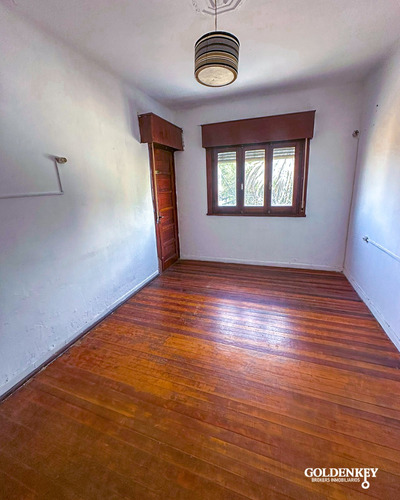 Alquiler Casa 2 Dormitorios Con Opción A 3 Y Balcón Y Patio En Barrio Cerro
