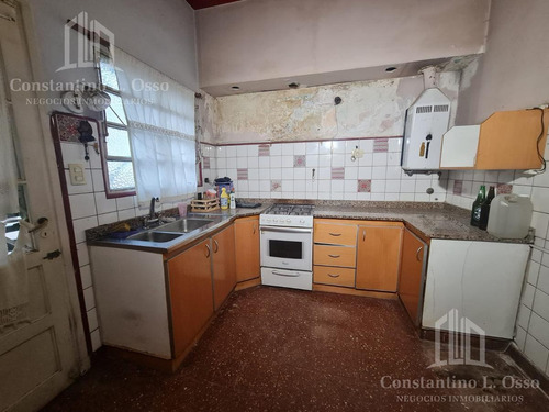 Imagen 25 de 30 de Amplia Casa En Venta En Banfield Este C/ Cochera