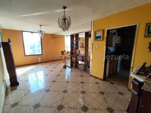 José Trivero Vende Hermoso Apartamento Ubicado En Zona Este De Barquisimeto